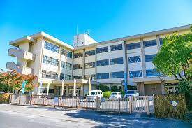 小学校　守山市立吉身小学校（小学校）まで479m