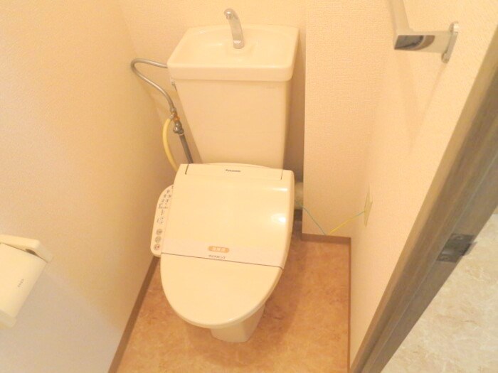 トイレ　別号室の写真です
