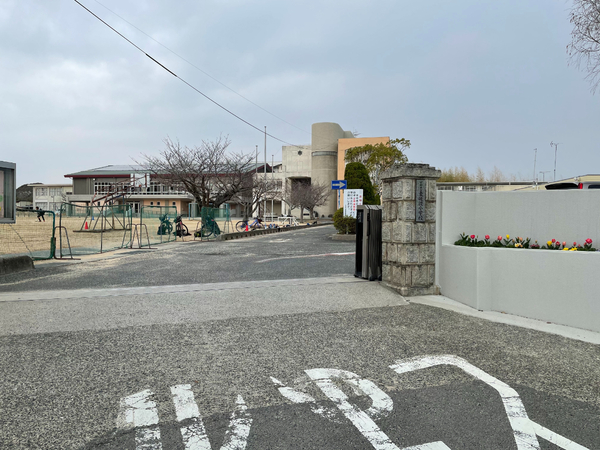 小学校　宇部市立東岐波小学校（小学校）まで1070m