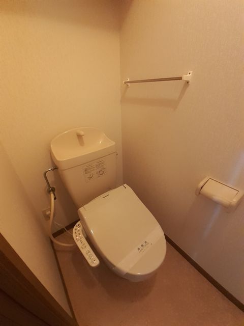 ＪＲ白新線 東新潟駅 徒歩6分 2階建 築24年のトイレ写真