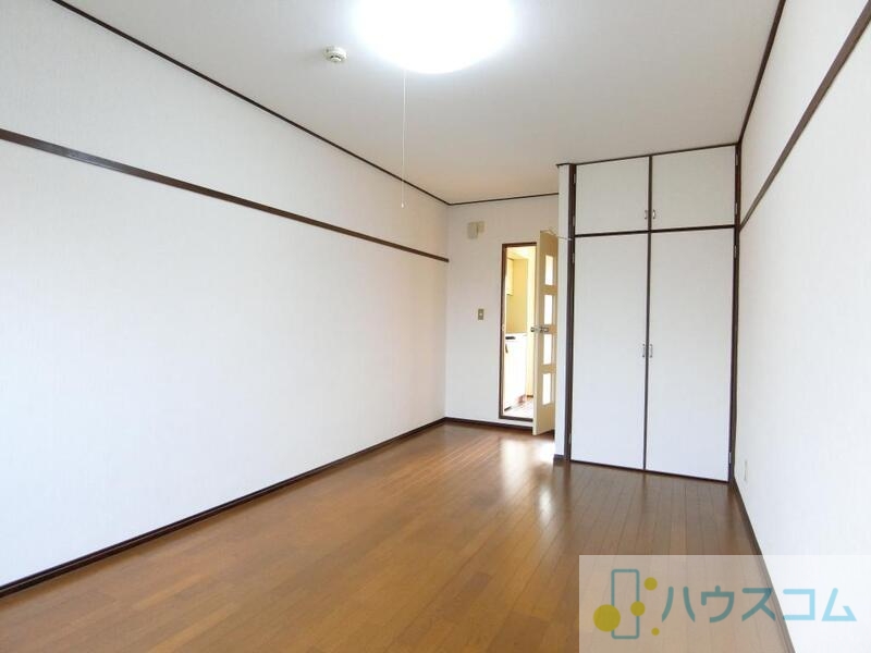 ソロ南茨木の居間写真