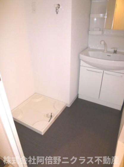 その他　内装は別部屋の参考写真です。