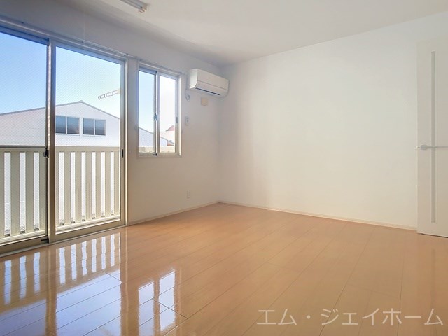 ＪＲ東海道本線 草津駅 徒歩24分 2階建 築18年の居間写真