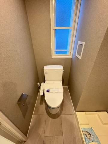 ＪＲ京葉線 八丁堀駅 徒歩5分 7階建 築24年のトイレ写真