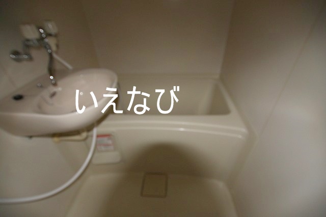 ＪＲ山陽本線 庭瀬駅 徒歩20分 2階建 築29年の風呂写真