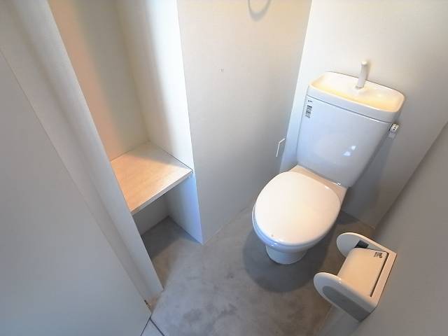 西鉄天神大牟田線 西鉄平尾駅 徒歩7分 4階建 築44年のトイレ写真