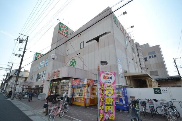 スーパー　ライフ　尼崎大西店（スーパー）まで582m