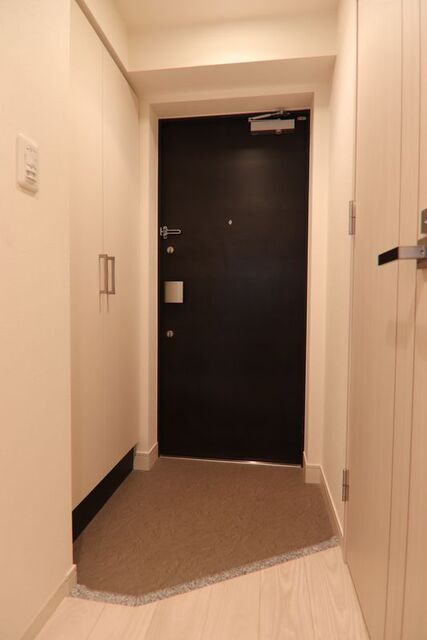 玄関　※別室の参考写真の為、現況優先です。