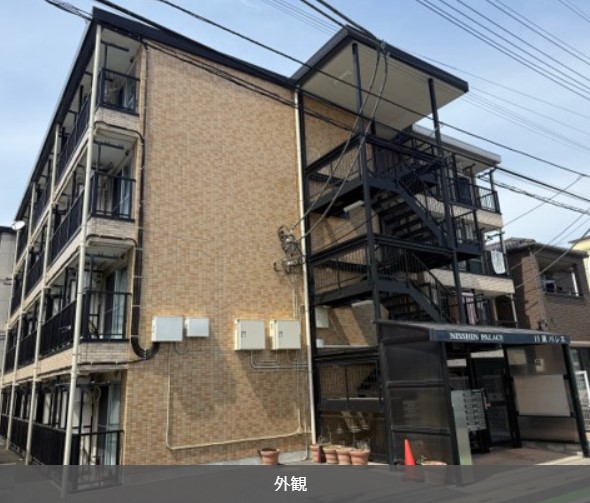日進パレスの外観写真