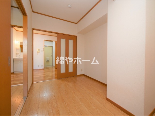 その他部屋・スペース　広くて明るい寝室