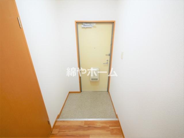 玄関　収納もある玄関です