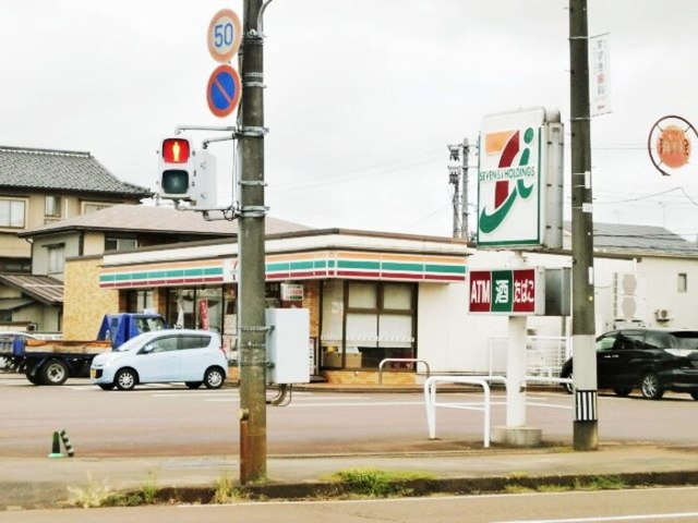 コンビニ　セブンイレブン長岡堤町店（コンビニ）まで733m