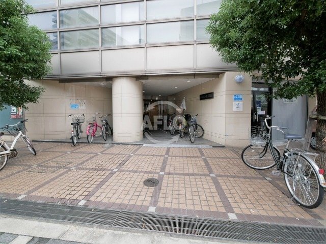 エントランス　リヴィエール川西　エントランス