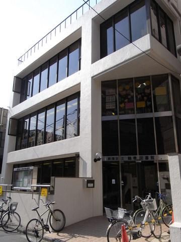 図書館　鶴巻図書館（図書館）まで450m