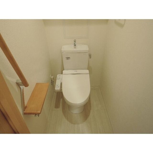 阪急神戸線 塚口駅 徒歩5分 5階建 築11年のトイレ写真