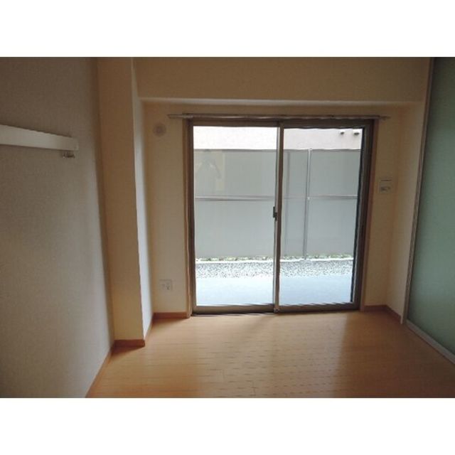阪急神戸線 塚口駅 徒歩5分 5階建 築11年の居間写真
