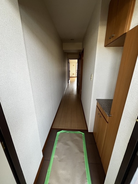 多摩都市モノレール 甲州街道駅 徒歩10分 3階建 築20年の玄関写真