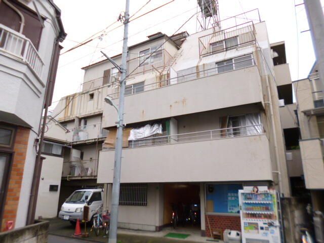 エントランス　清潔なエントランスです