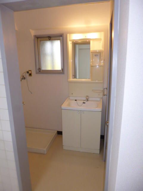 洗面設備　※写真は建物の標準的な設備になります。 現況と異なる場合、