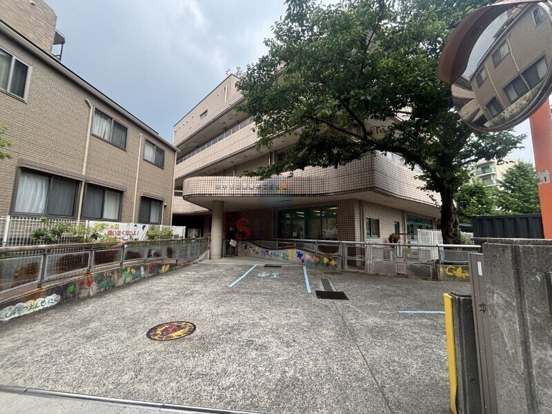 幼稚園・保育園　豊中市立東豊中こども園（幼稚園・保育園）まで732m