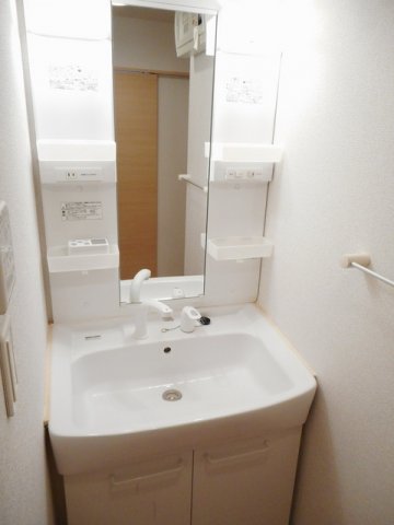 洗面設備　脱衣スペースもあります