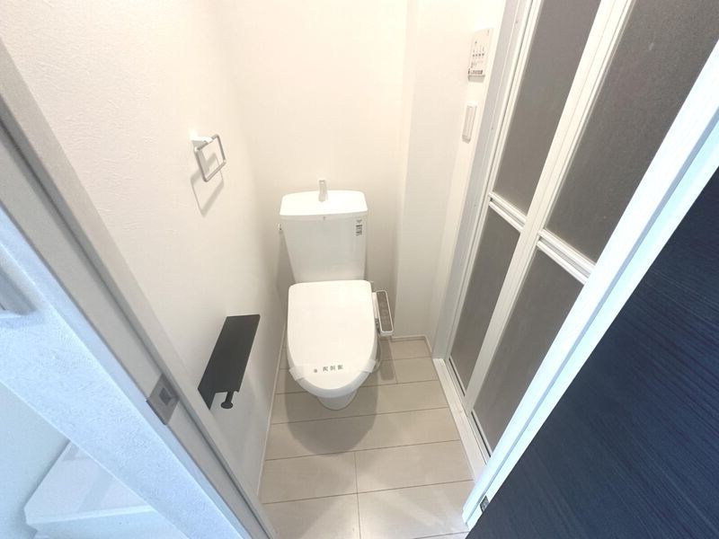 ＪＲ常磐線 綾瀬駅 徒歩15分 5階建 築4年のトイレ写真