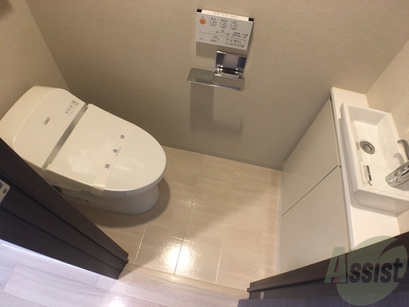 トイレ　ウォシュレット機能がついたトイレ。安心して使用できますね。