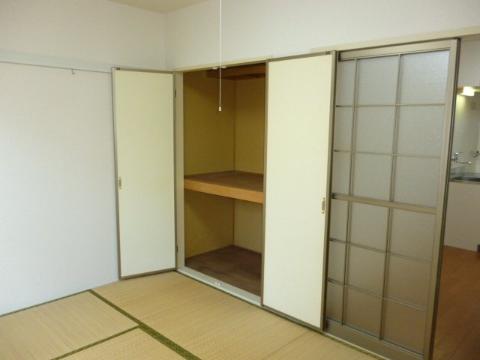 メゾンブランシュIIの居間写真