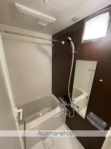 ブルーライン 伊勢佐木長者町駅 徒歩4分 11階建 築4年の風呂写真