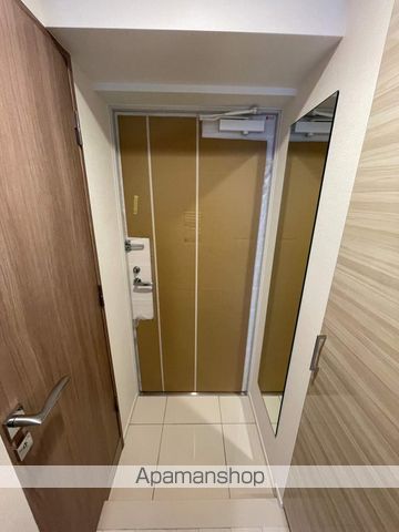 ブルーライン 伊勢佐木長者町駅 徒歩4分 11階建 築4年の玄関写真