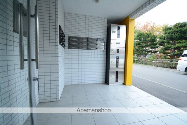 クレセント月寒中央の外観写真