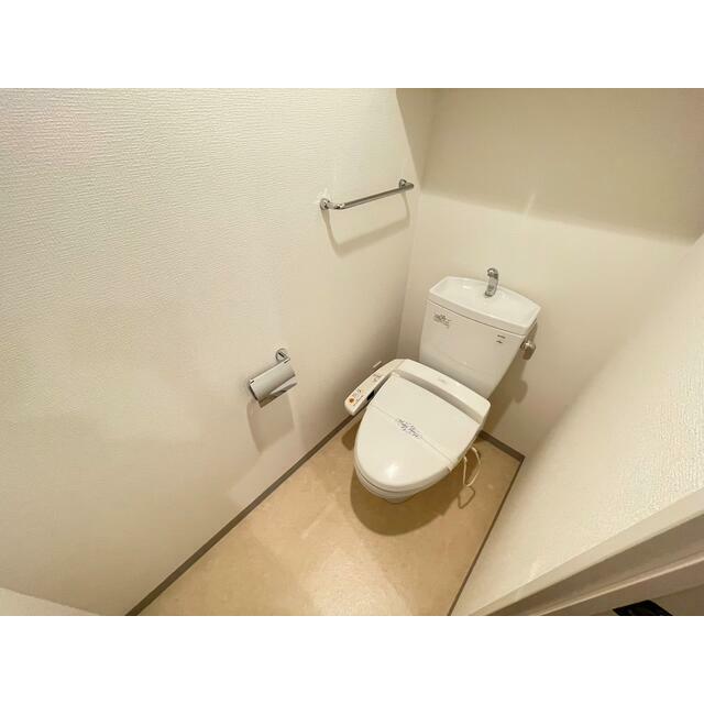 東急東横線 学芸大学駅 徒歩15分 7階建 築20年のトイレ写真