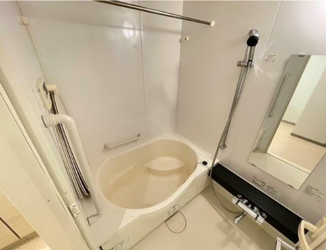東急東横線 学芸大学駅 徒歩15分 7階建 築20年の風呂写真