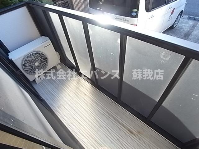 バルコニー　暖かな日差しのふりそそぐバルコニー