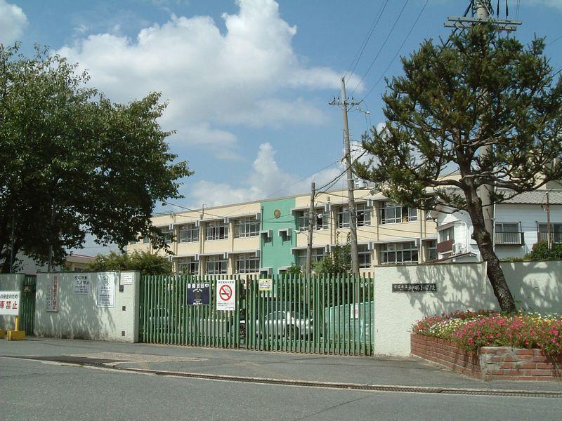 小学校　宇治市立神明小学校（小学校）まで170m