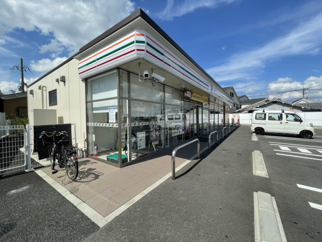 コンビニ　セブンイレブン 宇治神明店（コンビニ）まで207m