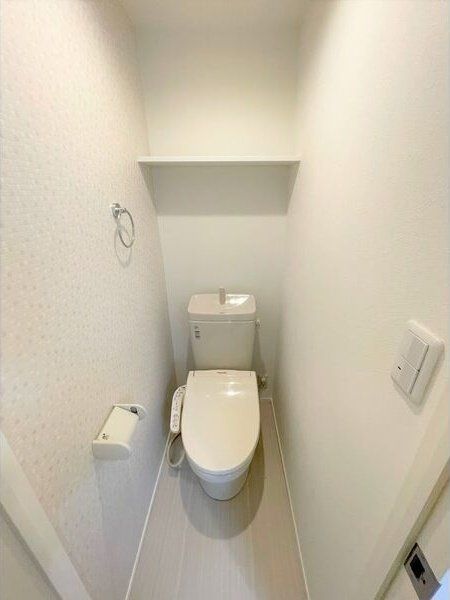 ＪＲ仙山線 北仙台駅 徒歩11分 2階建 築10年のトイレ写真