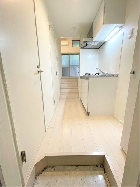 ＪＲ仙山線 北仙台駅 徒歩11分 2階建 築10年の玄関写真