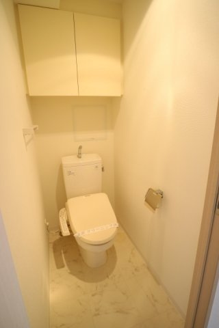 都営大江戸線 月島駅 徒歩2分 9階建 築23年のトイレ写真