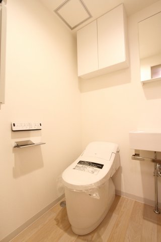 トイレ　（別タイプ参考写真）ラシクラス・カリビアンIV　北区滝野川6