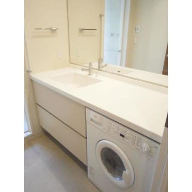 洗面設備　※写真は同タイプ住戸です。