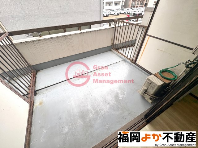 バルコニー　【福岡よか不動産】南東向きで暖かな日差しのふりそそぐバルコニ