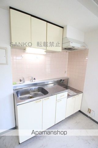地下鉄東豊線 東区役所前駅 徒歩6分 4階建 築38年のキッチン写真