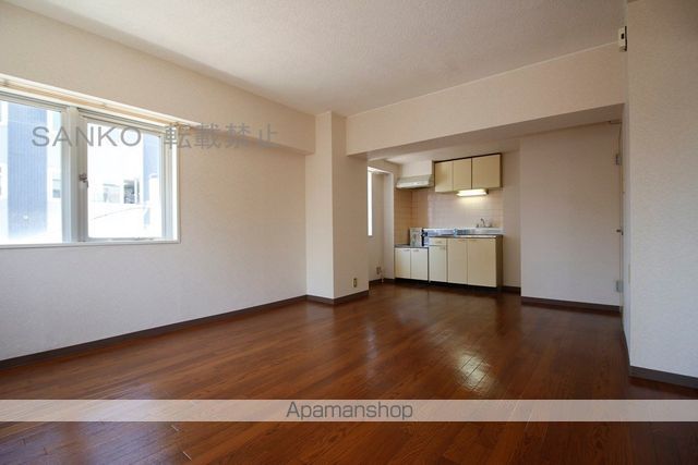 地下鉄東豊線 東区役所前駅 徒歩6分 4階建 築38年の居間写真