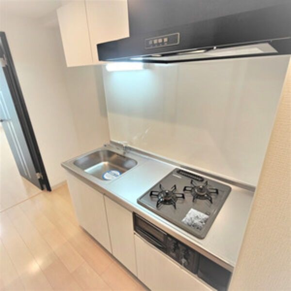 キッチン　※写真は同じマンションの違う部屋のものになります。