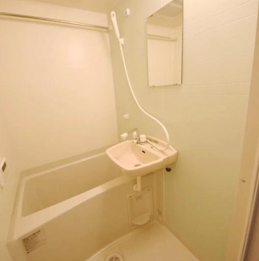 バス・シャワールーム　※他のお部屋の参考写真です。