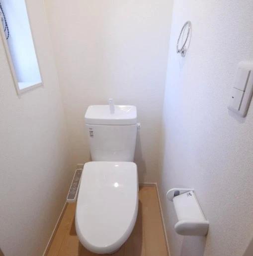 トイレ　※他のお部屋の参考写真です。