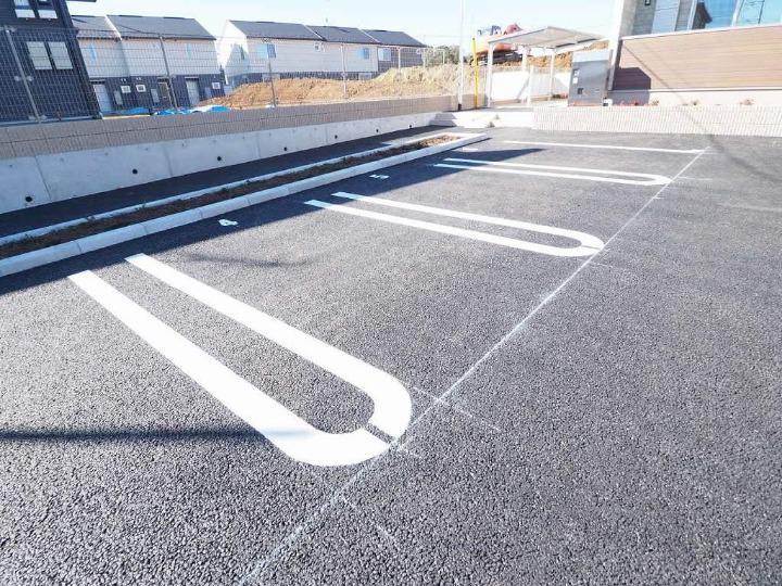 駐車場　駐車場