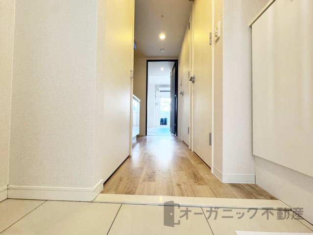 レジュールアッシュ難波MINAMIの玄関写真