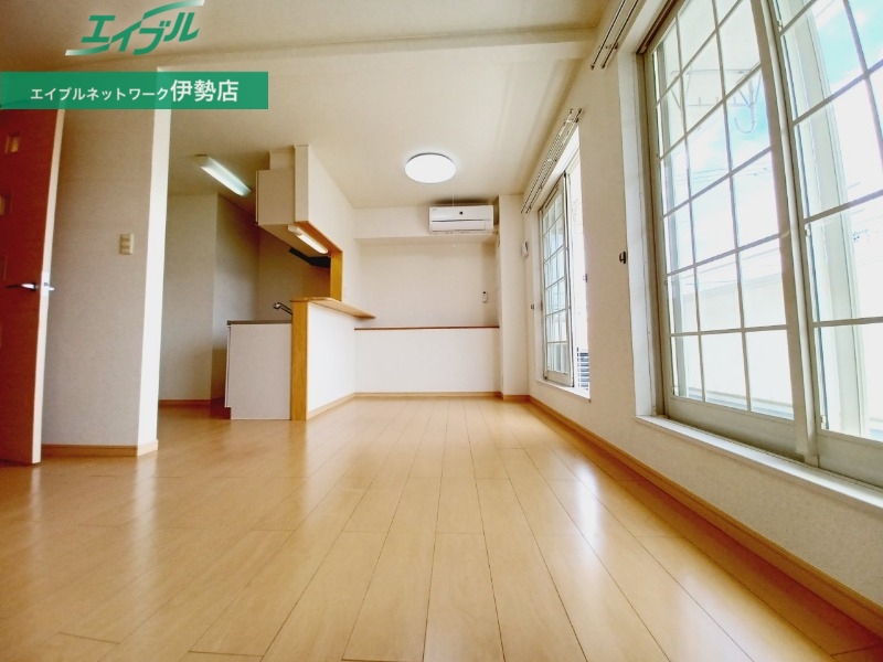 居室・リビング　同タイプの写真です